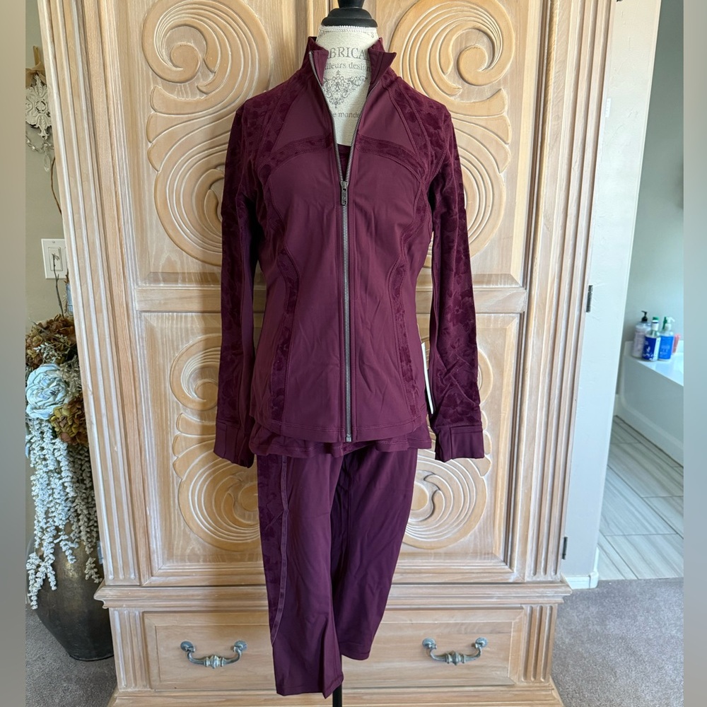 Lululemon Define Jacket-12 Racerback Tank-12 & Wunder Under Crop Leggings-10
